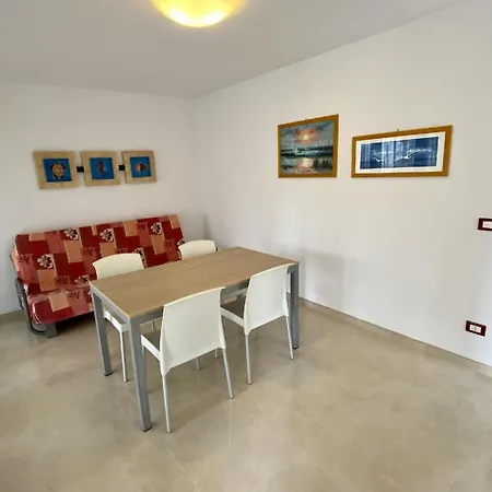 Ferienhaus Fuer 6 Personen Ca 50 Qm In Bibione, Adriakueste Italien Und Umgebung - B62961 بيبيوني