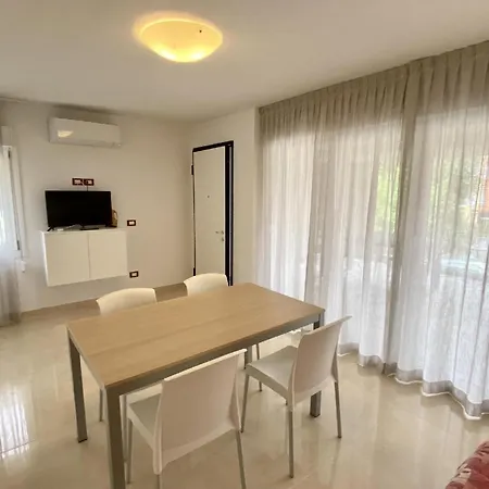 Ferienhaus Fuer 6 Personen Ca 50 Qm In Bibione, Adriakueste Italien Und Umgebung - B62961 *