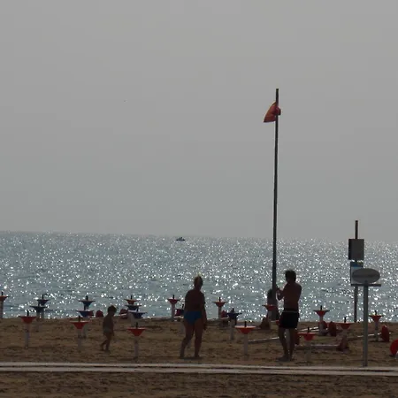 Ferienhaus Fuer 6 Personen Ca 50 Qm In Bibione, Adriakueste Italien Und Umgebung - B62961 * Bibione